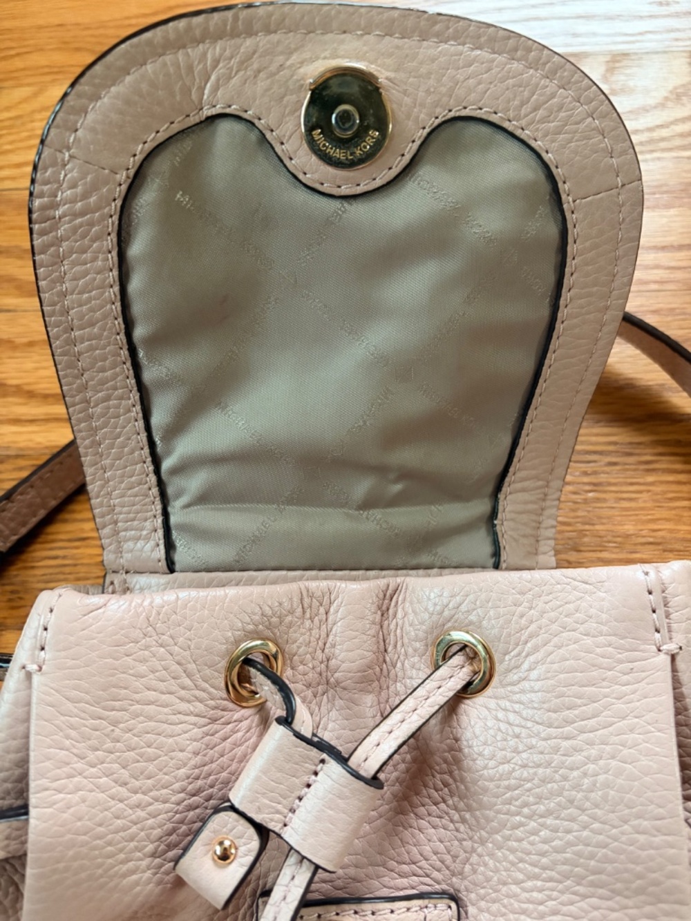 MICHAEL KORS Riley Bag - Picture 3 of 5